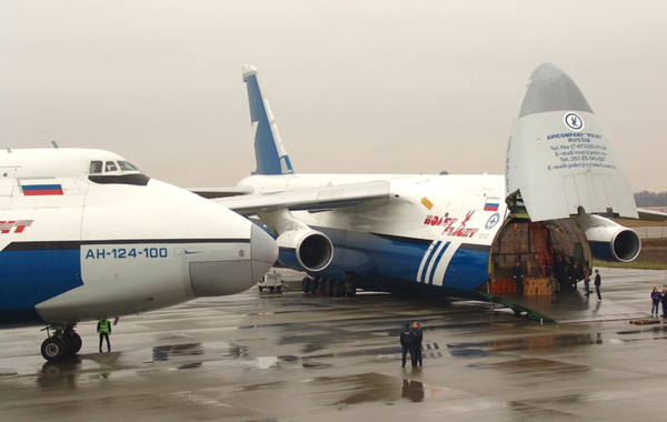 Antonov An-124s