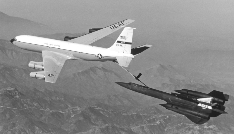 NKC-135E refuels NASA SR-71