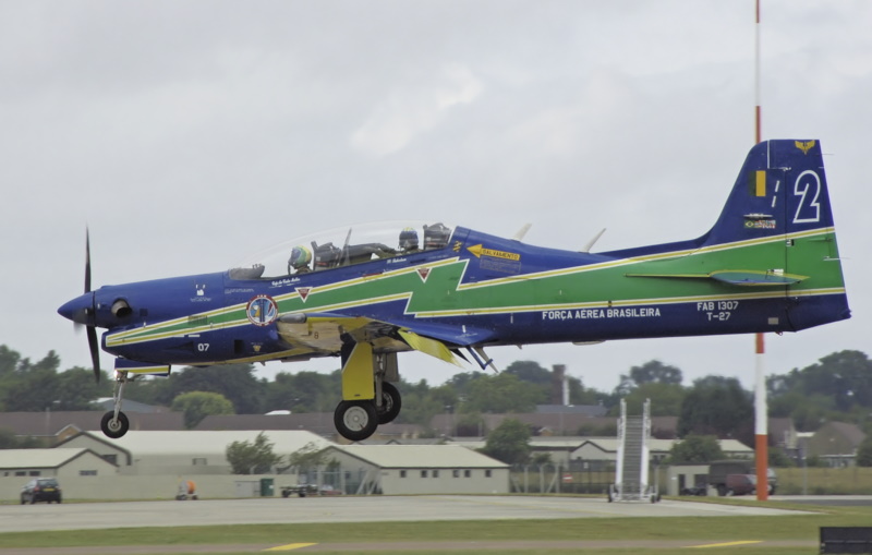 EMB-312 Tucano of FAB aerobatic team